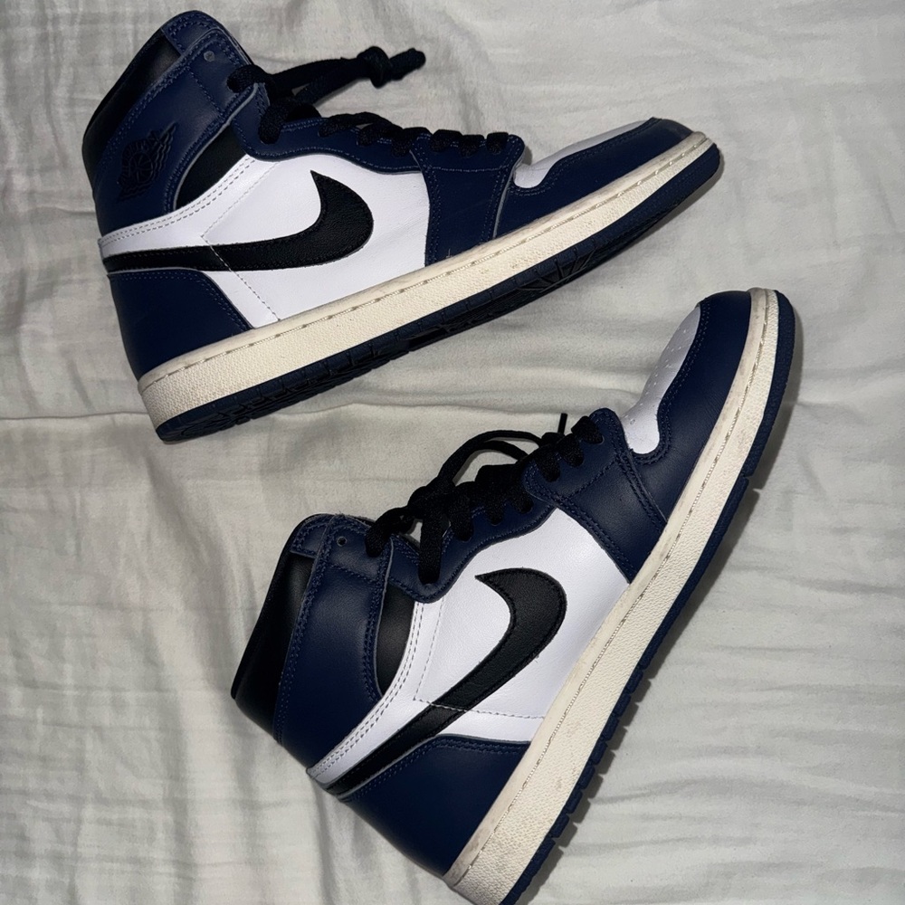 Air Jordan 1 Retro High OG “Midnight”